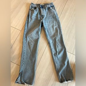Abercrombie and Fitch 90s straight ultra high-rise Jean with split him